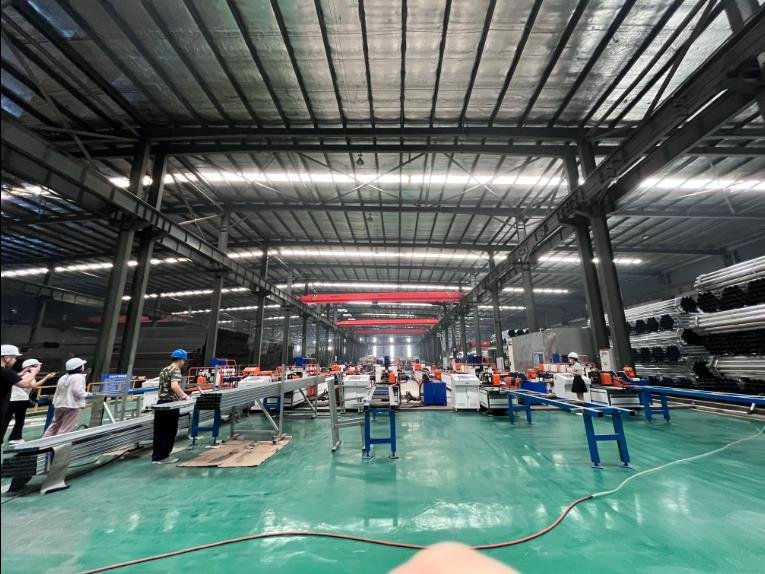 C-shaped steel production workshop